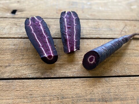 農薬・化学肥料不使用！甘さしっかりダークパープル人参3kg！