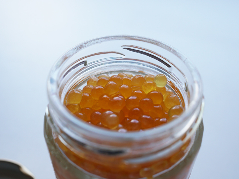 [初物] 岩魚の輝いくら（醤油漬け・100g冷凍）【冬ギフト】