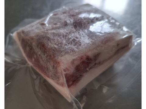 ジビエ　やわらか仔イノシシ【皮付き】ロース　ブロック　130g