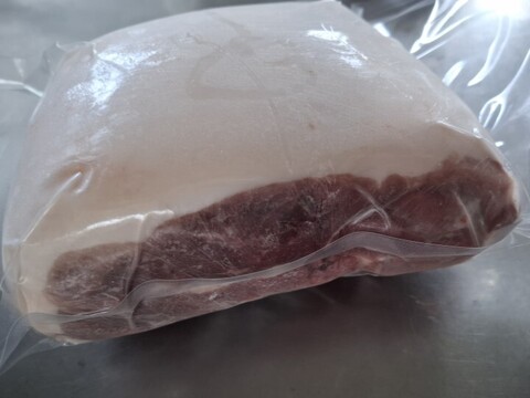 ジビエ　やわらか仔イノシシ　モモ 　ブロック　870g