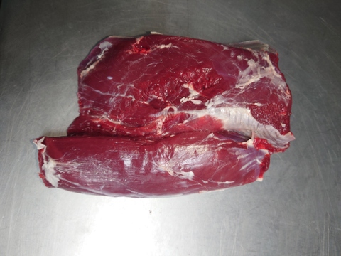 当歳鹿（エゾシカの1歳未満）の外モモブロック１点！
480g（シキンボ付き）