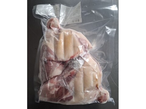 ジビエ　やわらか仔イノシシ　【皮付き】【骨付き】　ウデ　1000g