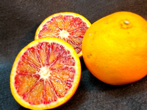 箱込約3㌔　熟成ブラッドオレンジ　味と紅が濃い
