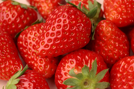 いちごを腐らせない冷蔵庫保存方法！正しい手順と冷凍のコツ