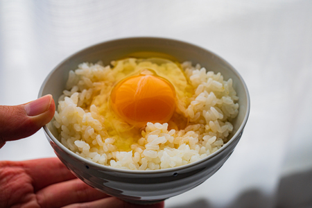 朝食の定番！栄養満点な”卵かけごはん”の魅力にせまる
