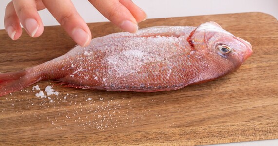 魚の臭み取りを徹底解説｜種類別・状態別の下処理法