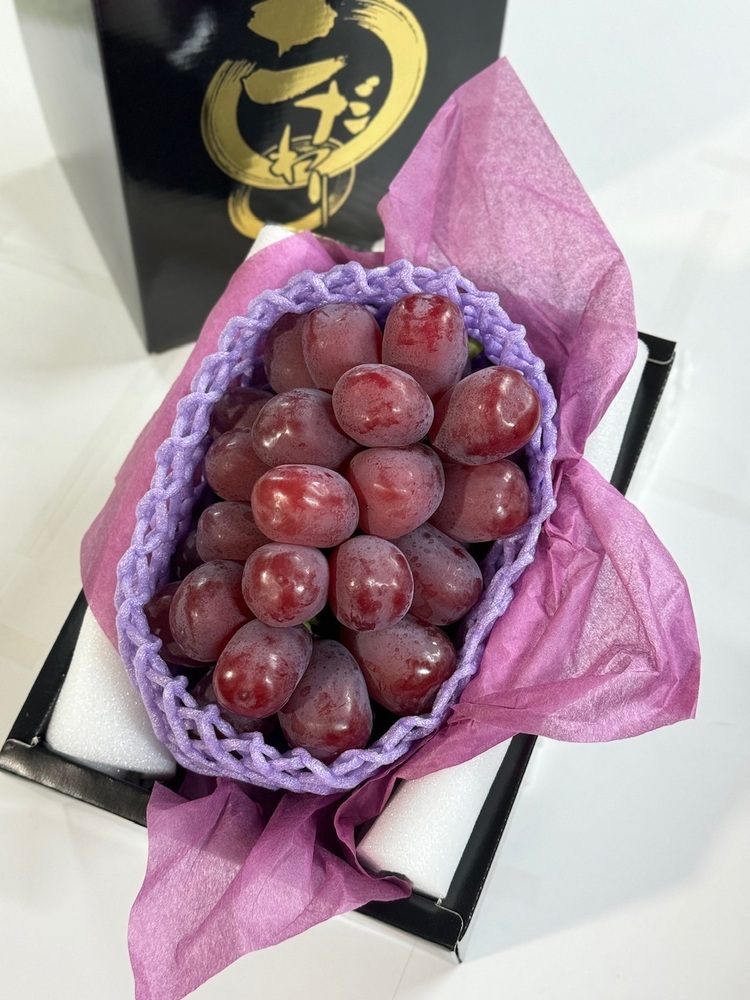 ゆきみまま様】富士の輝き 4房約2.8kg~ 食品